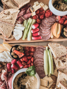 Planche apéro charcuterie légumes